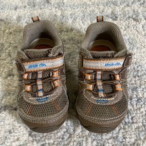 Stride Rite toddler 4W sneakers